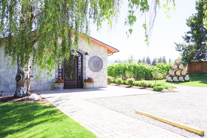 Kelowna Guided E-Bike Wine Tour with Tastings and Okanagan Lunch - Tour Guides and Local Insights