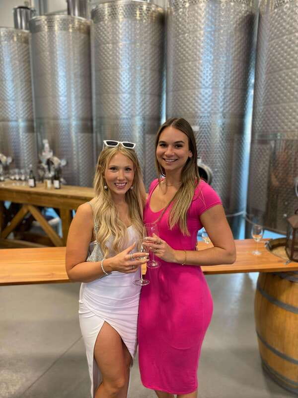 Kelowna: West Kelowna Full Day Guided Wine Tour - Visiting Five Award-Winning Wineries