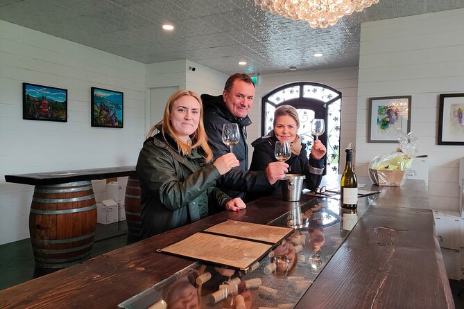 Kelowna Wine Tour by E-bike, Okanagan Valley Views and Lunch - Flexibility and Self-Guided Freedom on the Route