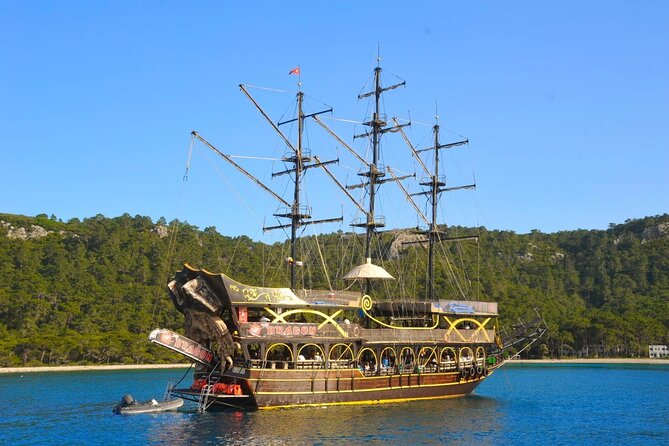 Kemer Full Day Pirate Boat Trip with Lunch and Optional Transfer - Onboard Entertainment: Dancing, Foam, and a Delicious Lunch