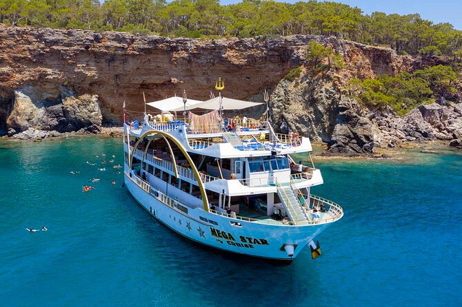Kemer Mega Star Boat Trip With Hotel Transfer and Lunch - Kemer Bay and the Lunch Experience