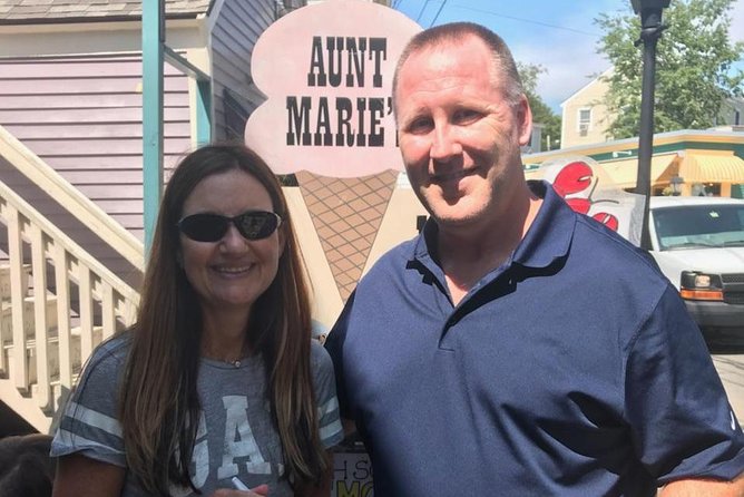 Kennebunkport: A Tasty Lunchtime Walking Tour - The Guide and Tour Pacing