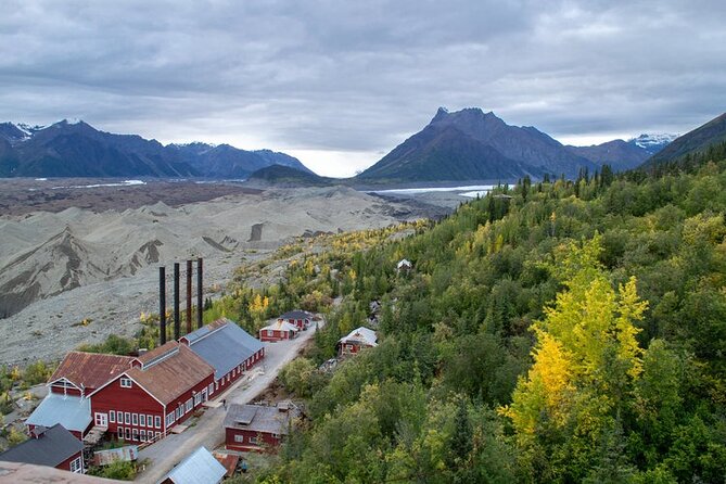 Kennecott Mill Town Tour - The Expertise of the Guides and Insider Stories