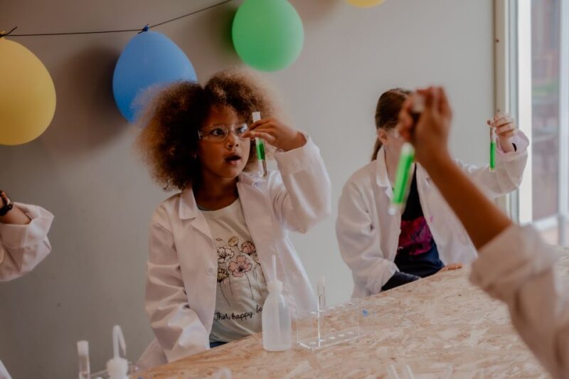 Kerkrade: Discovery Museum Entry Ticket - The Revolution Earth Walk-Through Experience