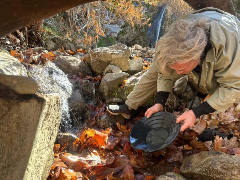 Kern County: Gold Panning Experience - Discovering Caliente Creek: The Heart of Gold Panning