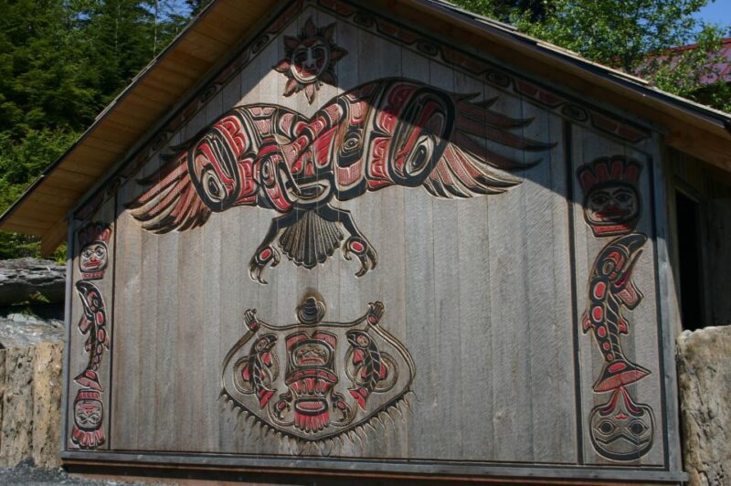 Ketchikan: Potlatch Park, City and Wildlife Private Van Tour - Exploring Potlatch Park and Native Village Replicas