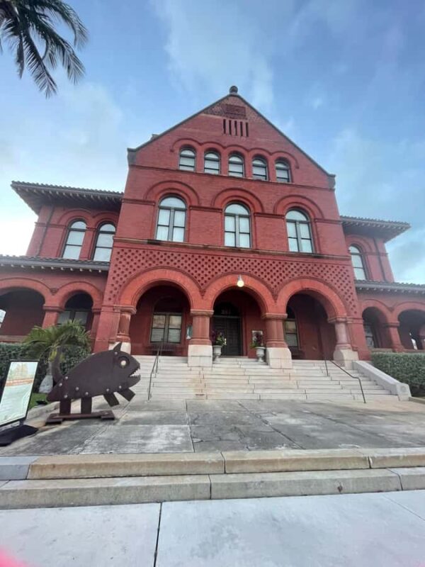 Key West Day Tour Tailor Made - Iconic Landmarks: Southernmost Point and Hemingway House