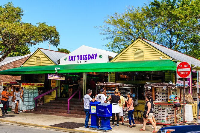Key West Haunted Pub Crawl Walking Tour - The Legends of Robert the Doll and Old Burial Grounds