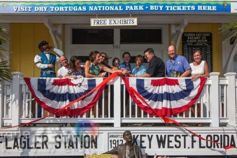 Key West: Hemingway's Life and Local Food Walking Tour - Exploring Hemingway’s Key West Residence and Writing Space