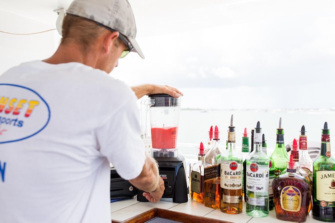 Key West Sunset Cruise: Dinner, Live Music & Drinks Included - Sunset Views from the Water