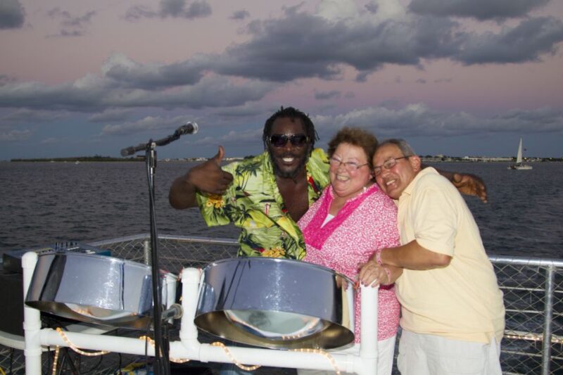 Key West: Sunset Dinner Cruise with Open Bar & Live Music - Watching the Sunset: A Visual Feast