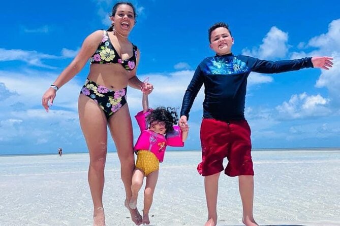 Key West's Happy Hour Sandbar & Sunset Cruise - Unlimited Drinks - Accessibility and Group Size