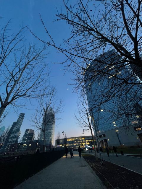 Kick off walking tour of Milan - Practical Logistics and Accessibility