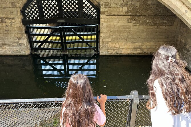Kid-Friendly Private Tower of London Tour with Blue Badge Guide - Physical Requirements and Accessibility