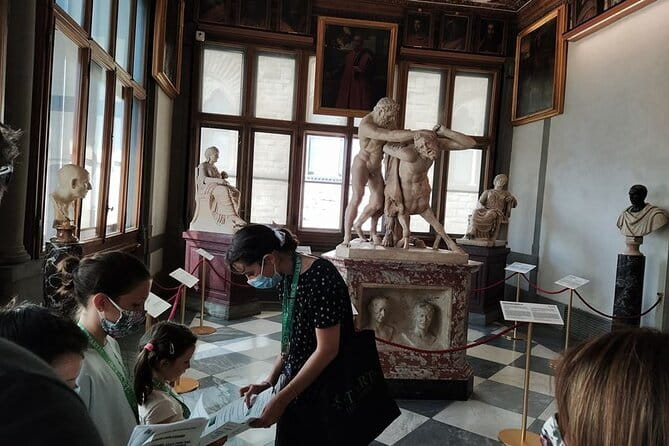 Kids treasure hunt in Uffizi museum Private and Skip the line! - The Experience Level of the Guide and Family Focus