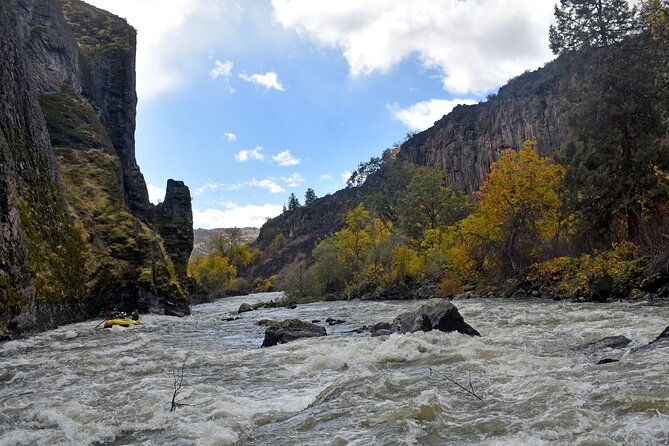 Kikacéki (Ward's) Canyon - The Experience of a Guided Whitewater Adventure