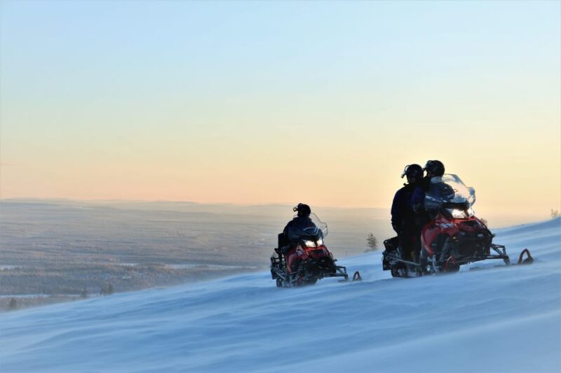 King of Ylläs: Snowmobiling to the Hill - Rest and Refreshments at the Summit Café