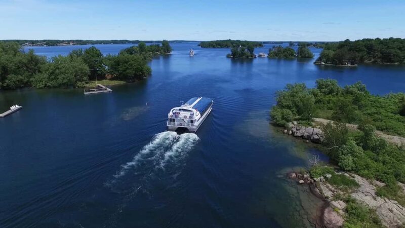 Kingston: Lunch Cruise of Thousand Islands - The Onboard Dining Experience