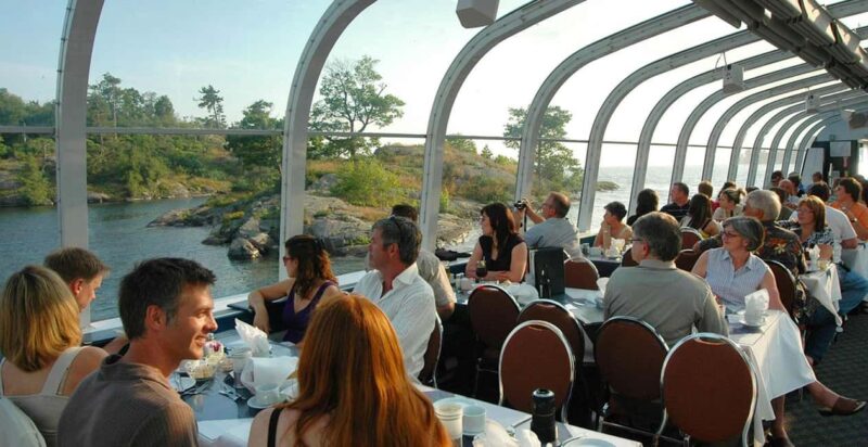 Kingston: Lunch Cruise of Thousand Islands - Accessibility and Group Bookings