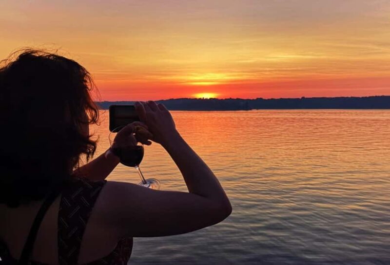 Kingston: Waterfront Sunset Cocktail Cruise - Observing Kingston’s UNESCO Landmarks from the Water