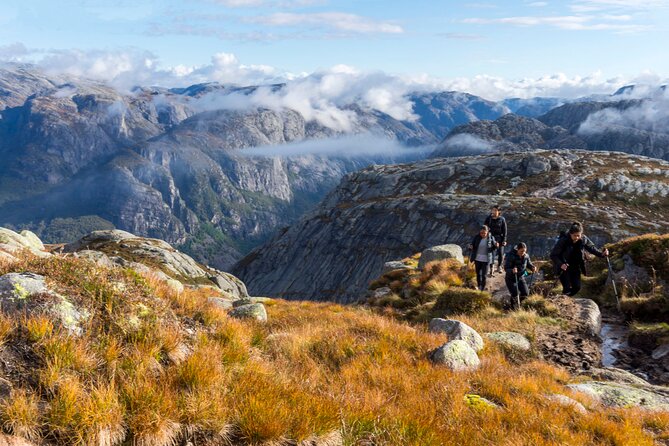 Kjerag Low-Season Hike + Packed Lunch - Reaching Kjeragbolten and Kjerag Boulder
