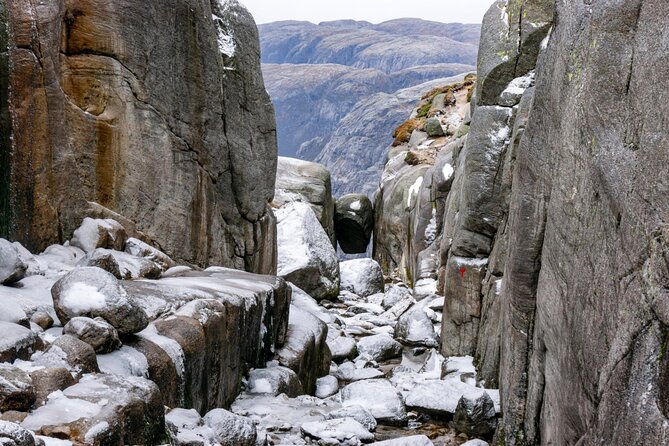 Kjerag Low-Season Hike + Packed Lunch - Practical Details and Gear Support