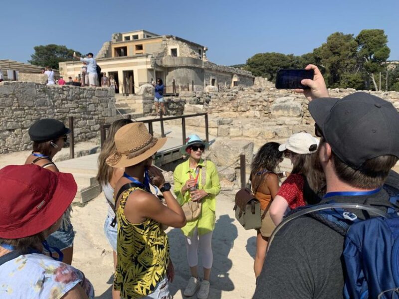 Knossos: Knossos Palace Skip-the-Line Guided Walking Tour - Architectural Innovations and Artistic Details