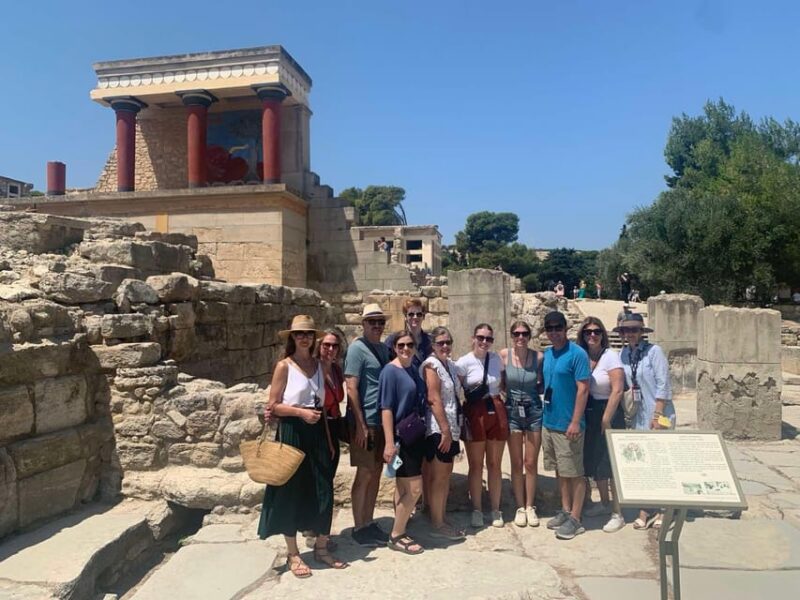 Knossos: Labyrinth of Knossos Skip-the-Line Walking Tour - The Role of the Guide and Tour Atmosphere