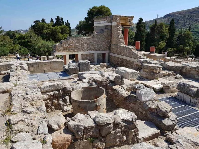 Knossos Palace and Pottery experience. Excursion Safari - Exploring the Iconic Palace of Knossos