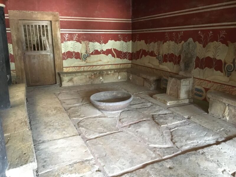 Knossos Palace & Archaeological Museum Private Tour - Visiting the Heraklion Archaeological Museum