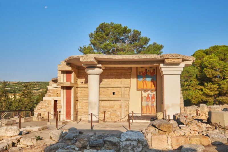 Knossos Palace: E-ticket with Audio and Heraklion City Tour - Walking Tour of Heraklion’s Old Harbor and City Gates