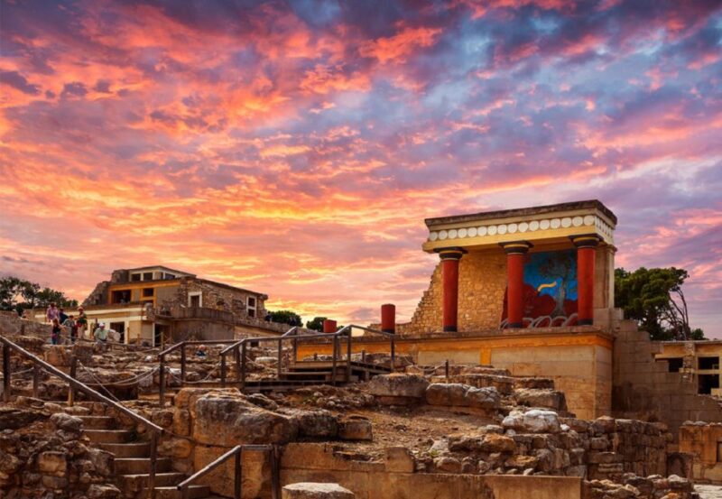 Knossos Palace & Heraklion City Tour From Heraklion - Discovering the Minoan Palace of Knossos