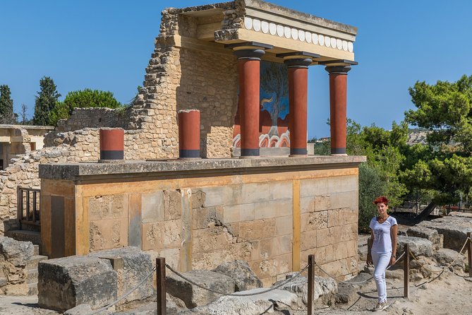 Knossos Palace - Private Tour Experience - The Guide’s Role and Multilingual Skills