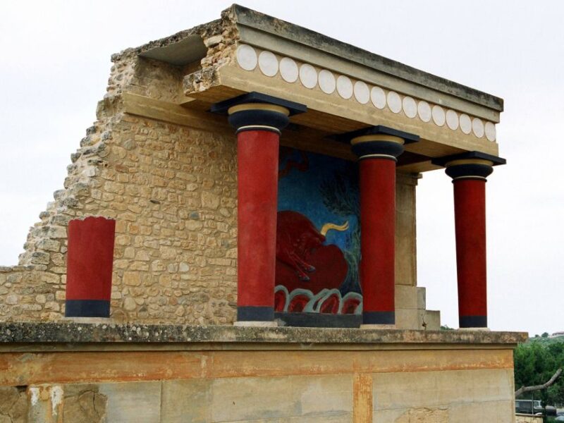 Knossos Palace Skip-the-Line Ticket & Private Guided Tour - Discover the Artifacts and Architectural Highlights