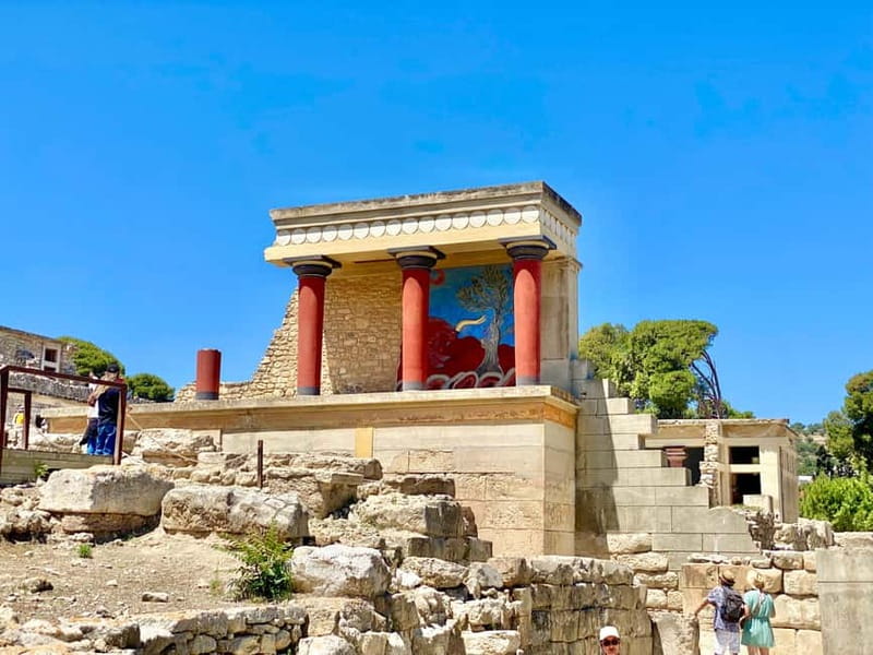 Knossos: Private Tour with a Licensed Guide & Entry Ticket - Explore Crete’s Iconic Knossos Palace with a Licensed Guide