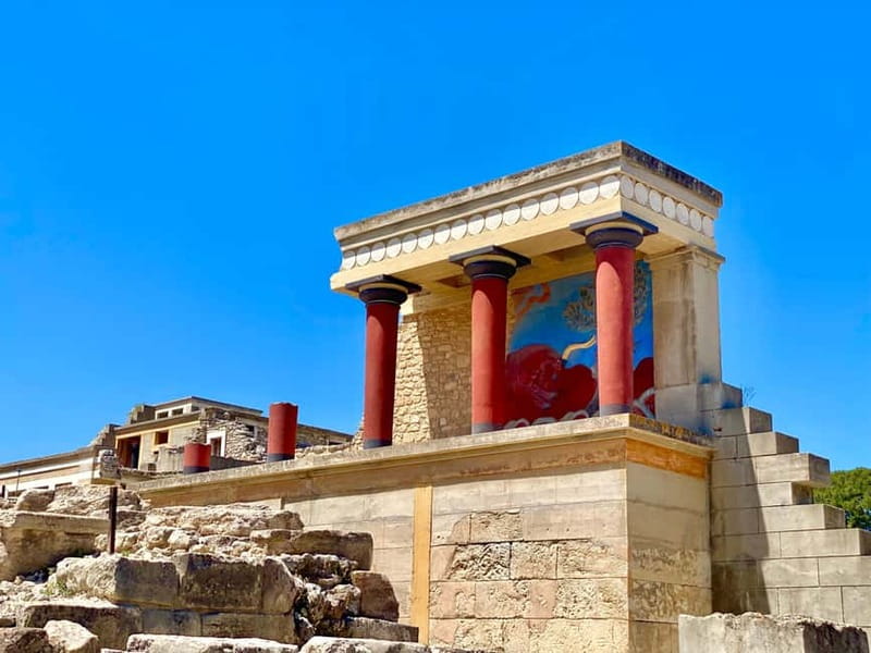 Knossos: Private Tour with a Licensed Guide & Entry Ticket - The Role of the Licensed Guide in Bringing History to Life
