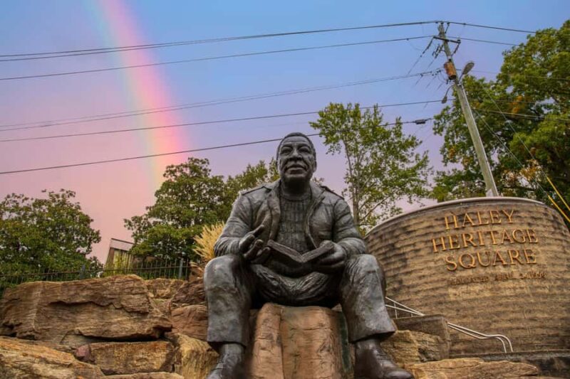 Knoxville After Dark Ghost Tours - Guide Expertise and Storytelling Style