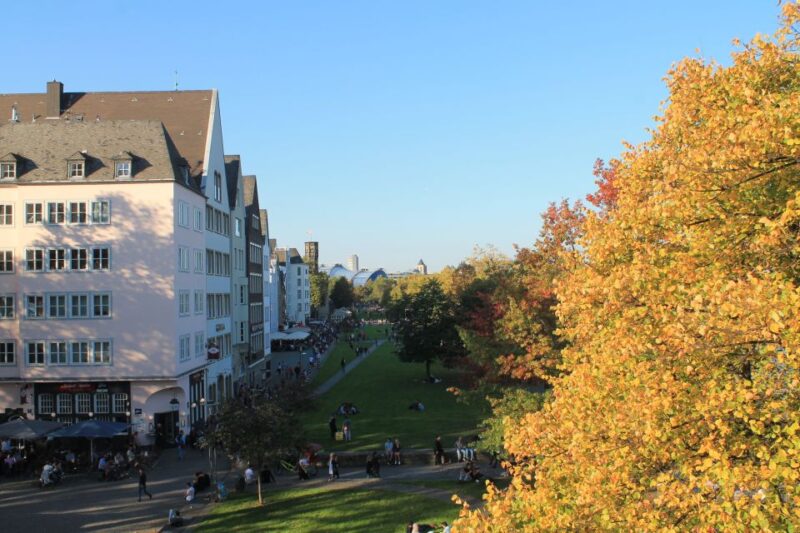 Köln: Altstadt-/Highlightstour in German - Practical Information: Meeting Point and Accessibility