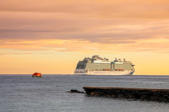 Kona Coast Tour, Lava Fields and Beautiful Beaches - Lunch and Drinks at Waikoloa’s Lava Lava Beach Club
