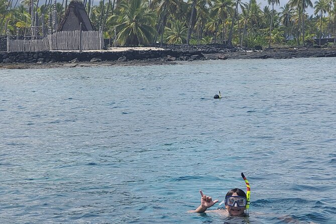 Kona's Deluxe Snorkel - Snorkel Captain Cook and Place of Refuge - What’s Included: Snorkeling Gear, Snacks, and Refreshments