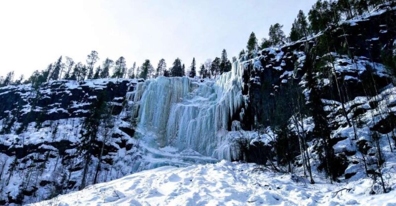 Korouoma National Park Guided Hike with Snacks - Cozy Forest Camp and Snacks by the Fire