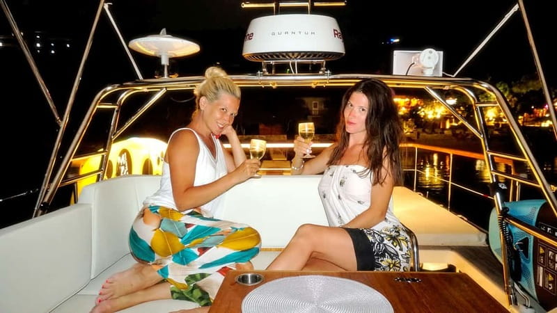 Korula: Island Yacht Cruise with Wine Tasting and Dinner - Key Points