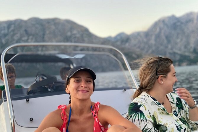 Kotor Sunset Group Tour: Lady of the Rocks and Perast(1.5hr) - Exploring Perast: Baroque Architecture and Quiet Charm