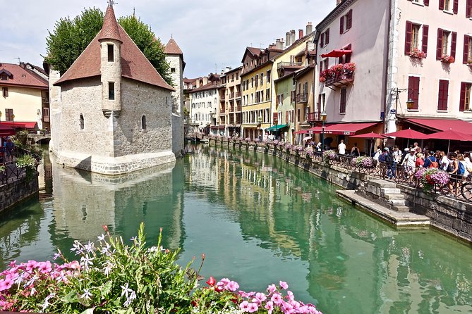 (KPG370) - Private Tour to Annecy, from Geneva - Exploring Annecy’s Old Town and the Hôtel de Ville