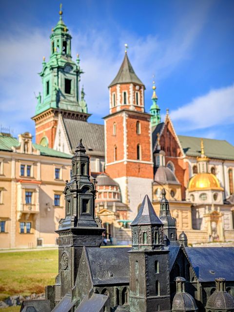 Krakauer old town tour - Exploring Wawel Hill and Its Legendary Tales