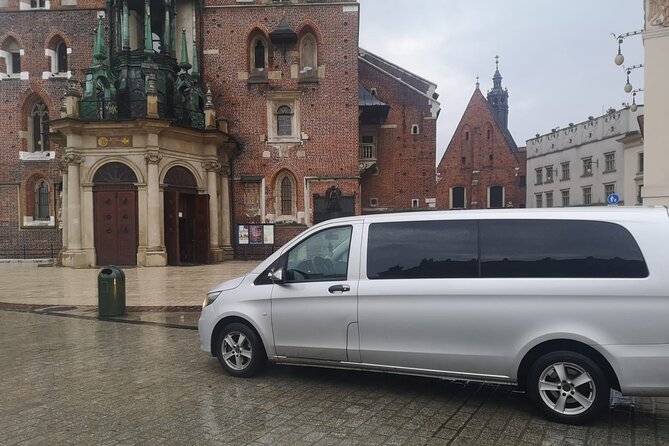 Krakow Airport Transfer - From Krakow City to the Airport in Comfort
