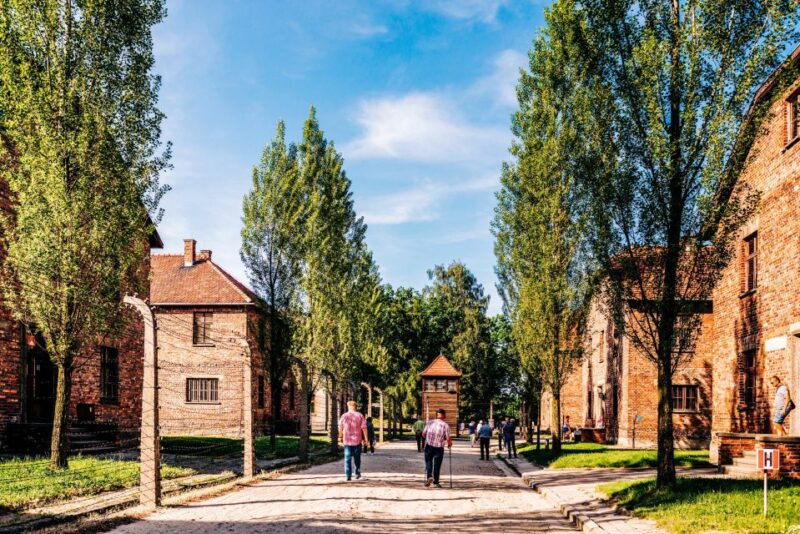 Krakow: Auschwitz-Birkenau Live Guided Tour & Hotel Pickup - Flexibility and Booking Options