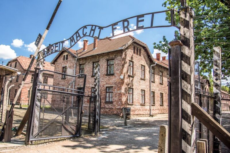 Krakow: Auschwitz Guided Tour with Pickup and Optional Lunch - Return Journey and Drop-Off Locations in Krakow