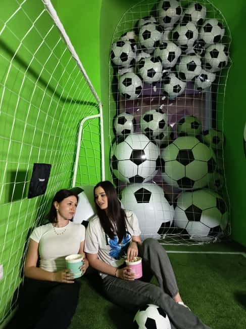 Krakow: Balloon Art Museum Entry Ticket - Key Points