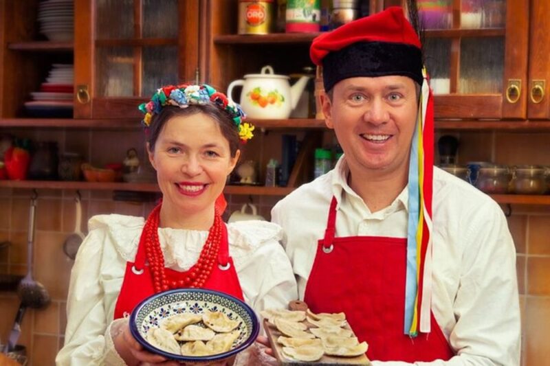 Krakow: Bites and Sights Guided Walking Tour with Royal Road - Key Points